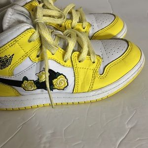 COPY - Air Jordan 1 Mid gs dynamic size 12c